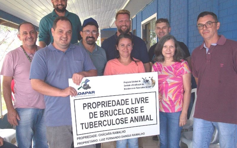 CHÁCARA RAMALHO RECEBEU CERTIFICAÇÃO DE PROPRIEDADE LIVRE DE BRUCELOSE E TUBERCULOSE ANIMAL 