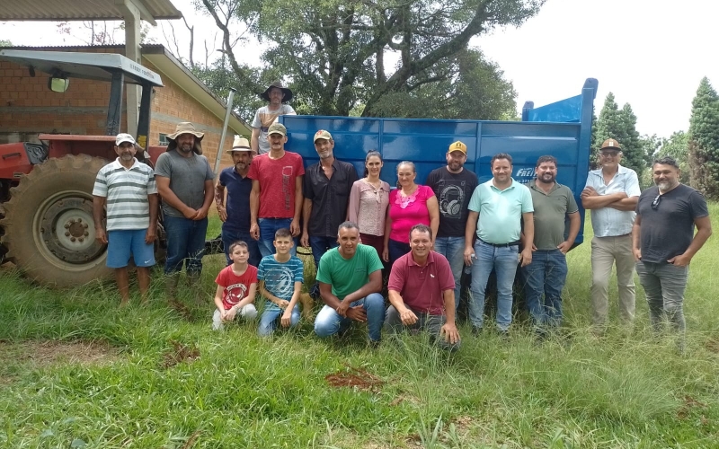 ENTREGA DE CARRETA AGRÍCOLA PARA ASSOCIAÇÃO DA COMUNIDADE SÃO JOSÉ CORDEBELO